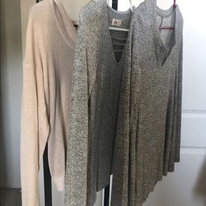 3 long sleeve tops Size XS/S Forever 21/Hollister